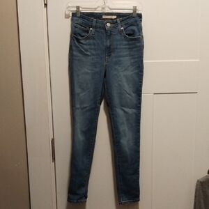 Blue Levi's casual wear high rise skinny 26